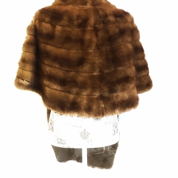 Authentic Vintage Jonas Bros Beaver Shawl - Picture 6 of 10